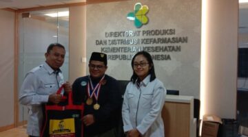 VIRAL! Bedah Buku Internasional UI: Karya Mahasiswa S2 Gizi FKM USU Ditetapkan Sebagai Referensi Akademik Banyak Terima Hadiah Atas Prestasinya di Apresiasi Seluruh Mentri dan KapolriVIRAL! Bedah Buku Internasional UI: Karya Mahasiswa S2 Gizi FKM USU Ditetapkan Sebagai Referensi Akademik Banyak Terima Hadiah Atas Prestasinya di Apresiasi Seluruh Mentri dan Kapolri